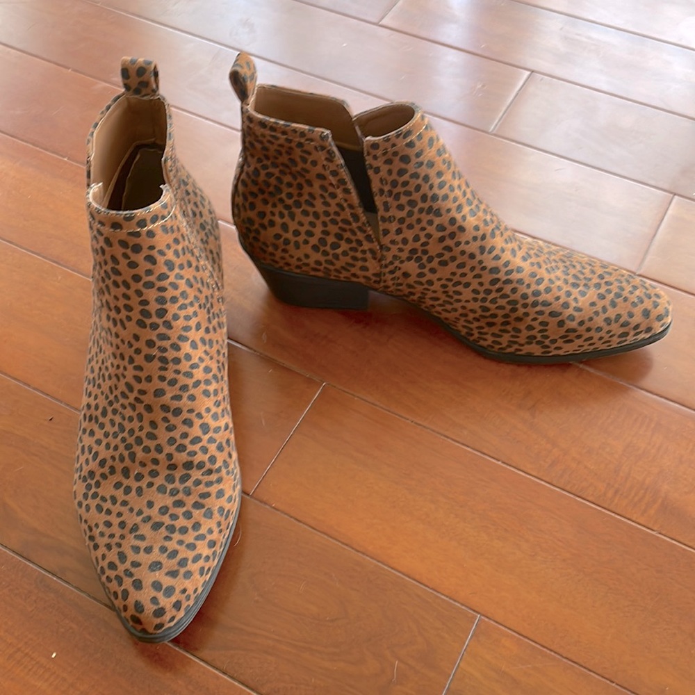 JustFab ankle booties size 12